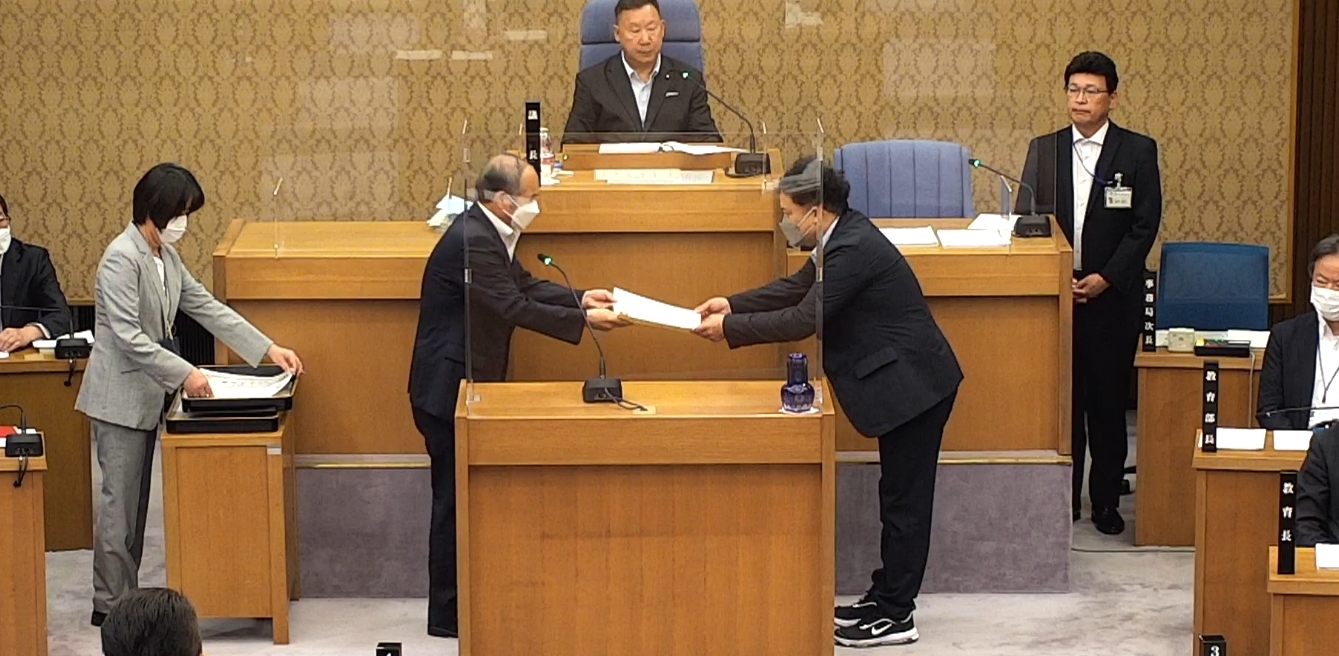 議会表彰岡議員
