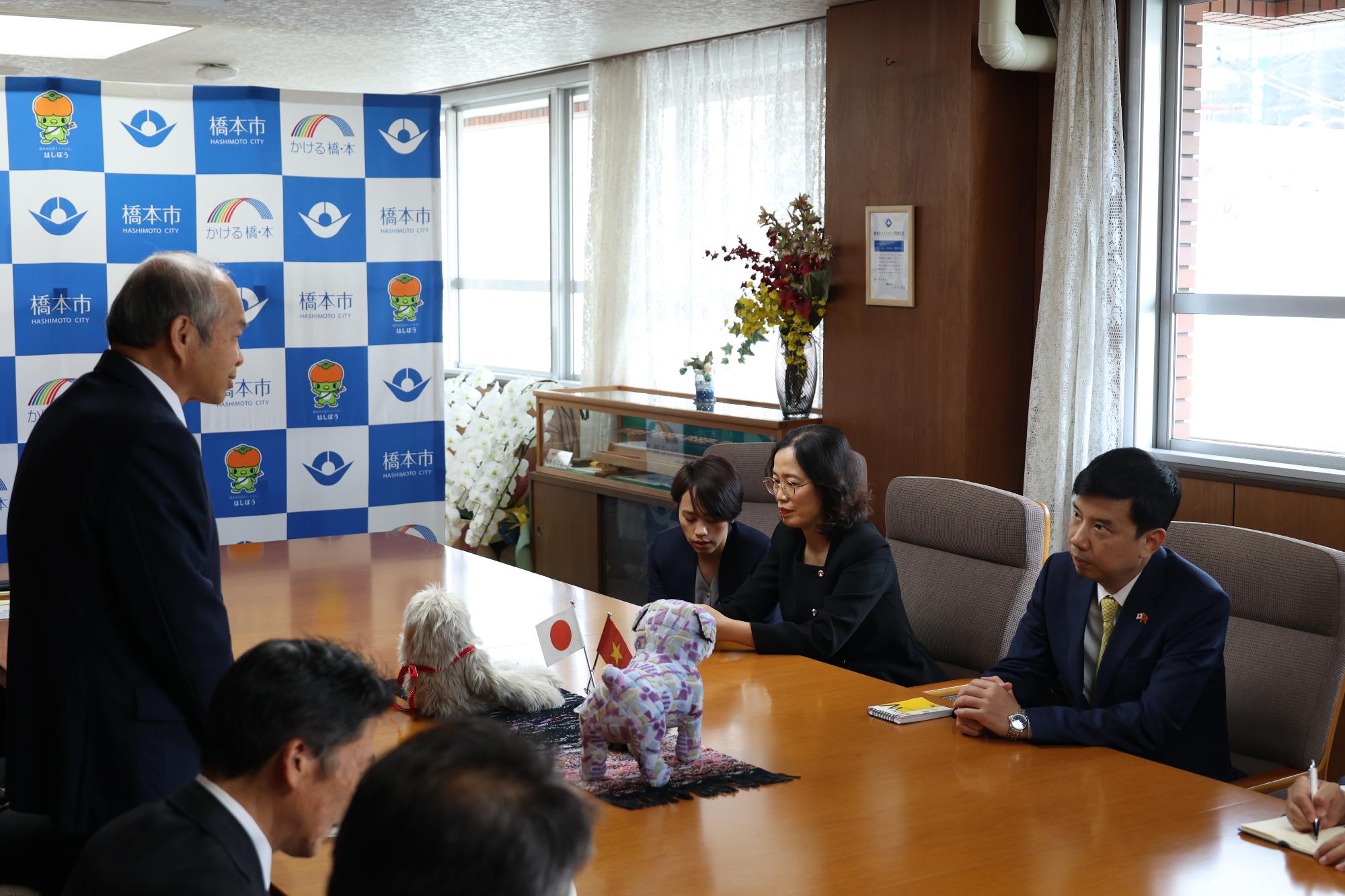 在大阪ベトナム社会主義共和国総領事市長表敬訪問