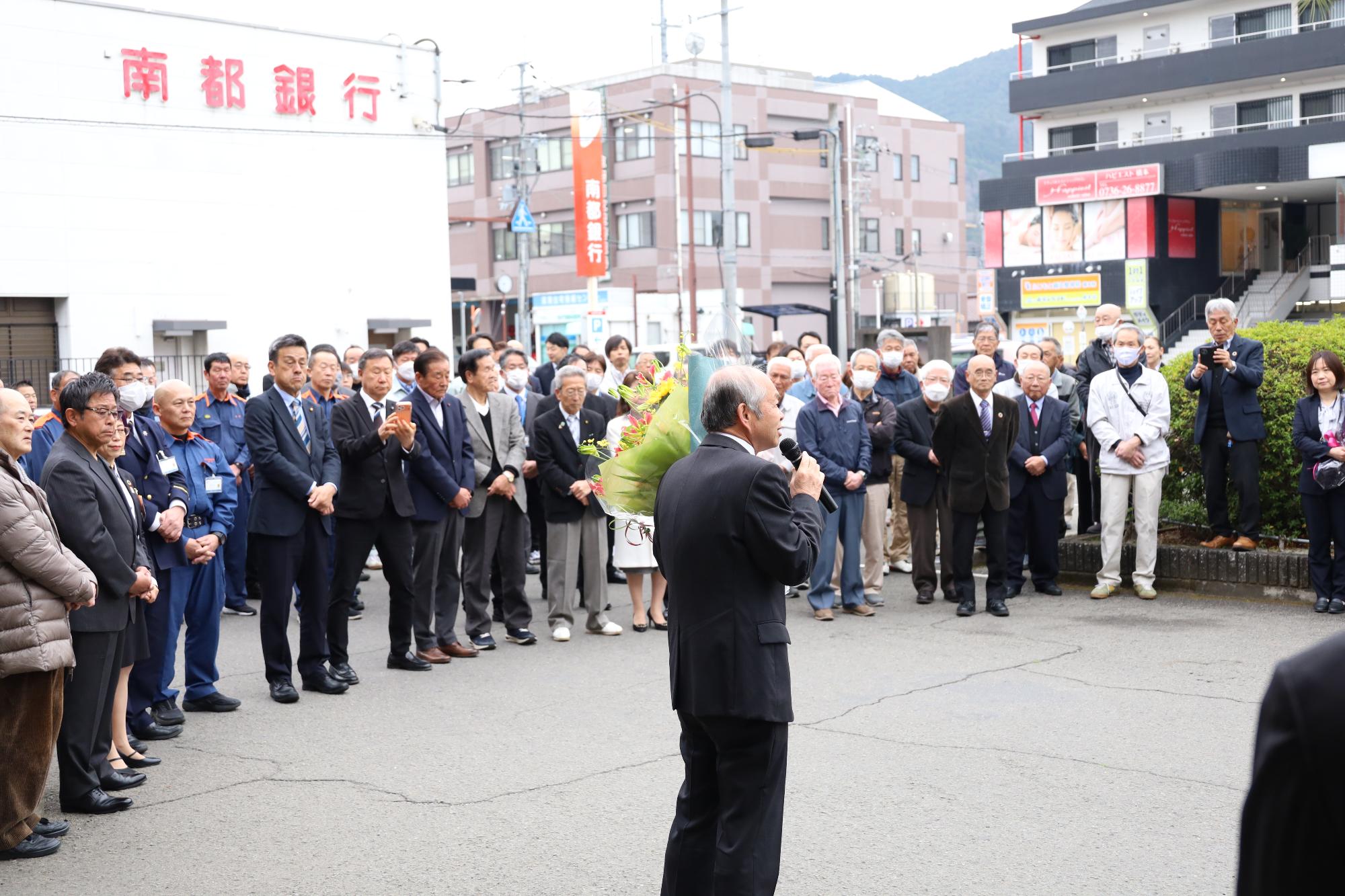 平木哲朗市長登庁式