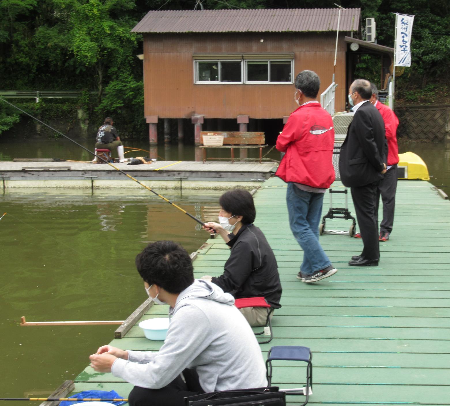 製竿組合へらぶな釣り大会見学