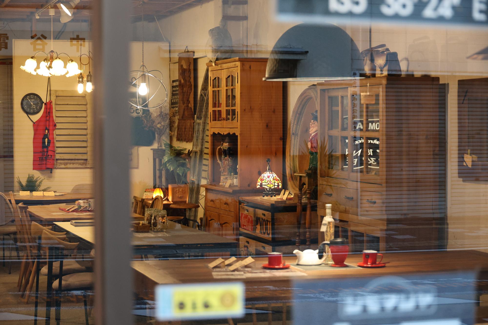 家具屋さんの様子