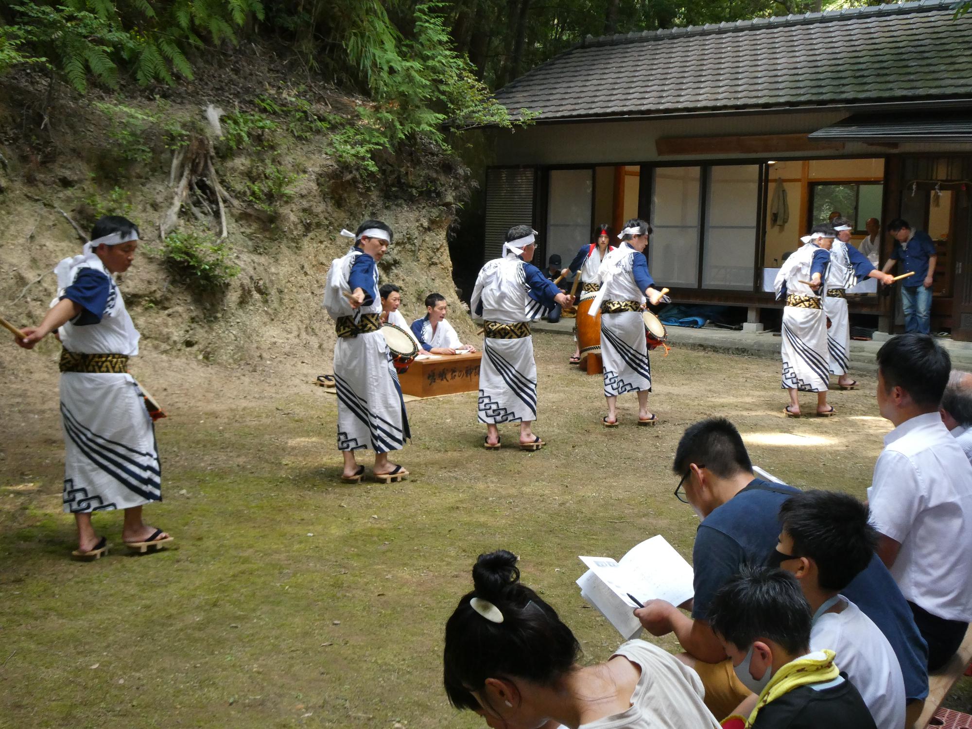 嵯峨谷の神踊り