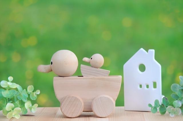 アヒルの親子の画像