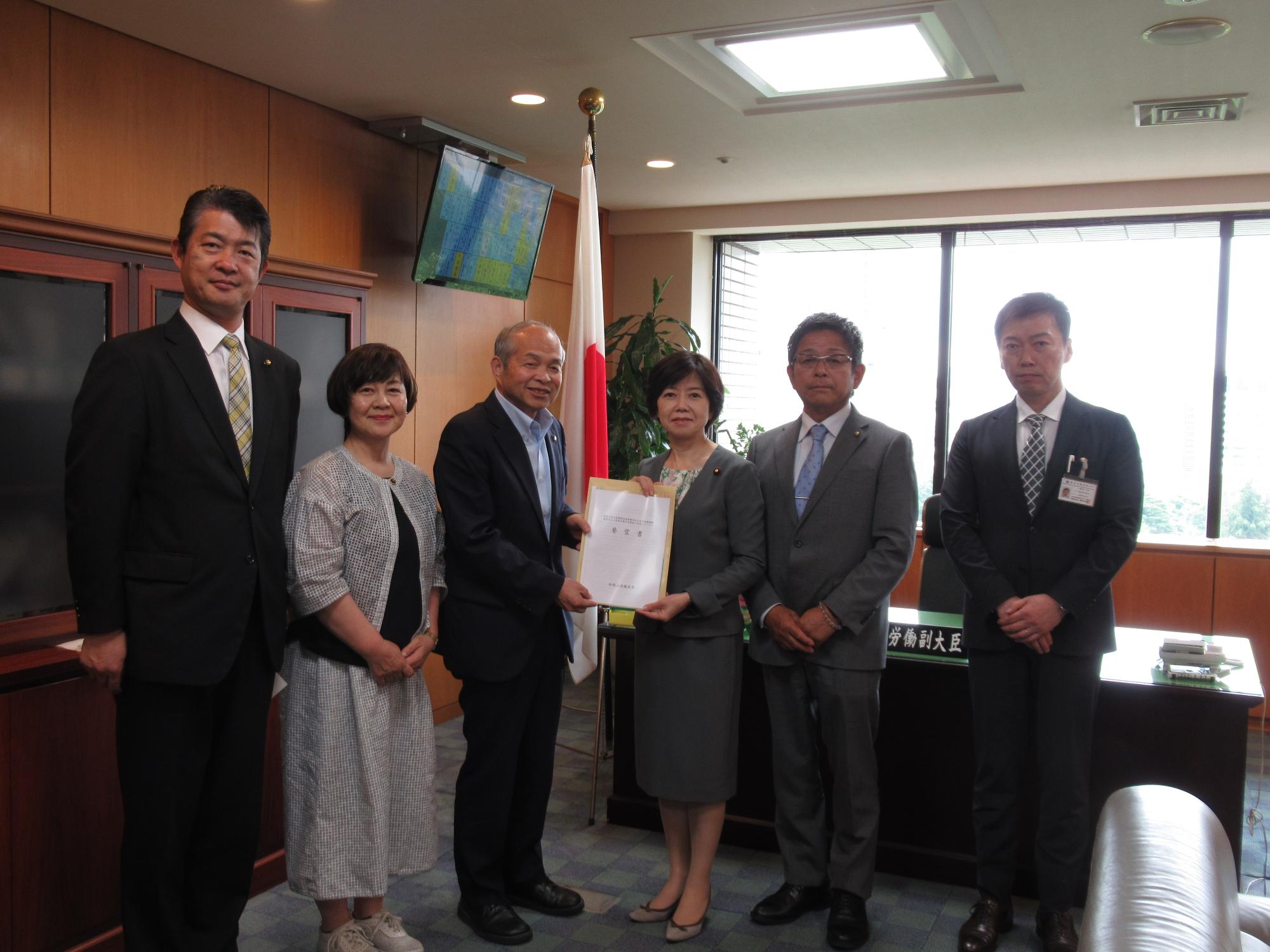 厚生労働副大臣　鰐淵氏への要望活動