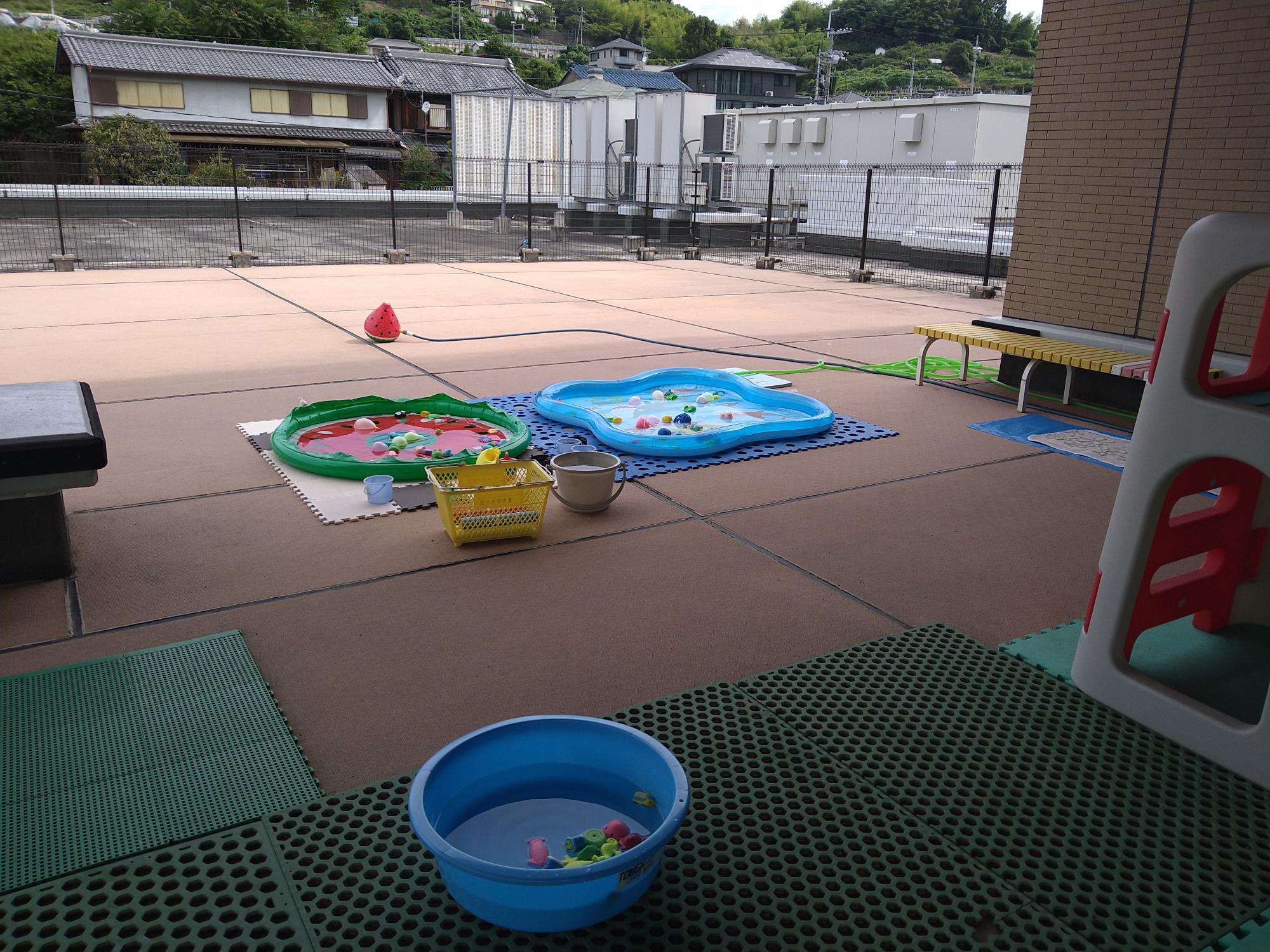 屋外遊戯場水遊び