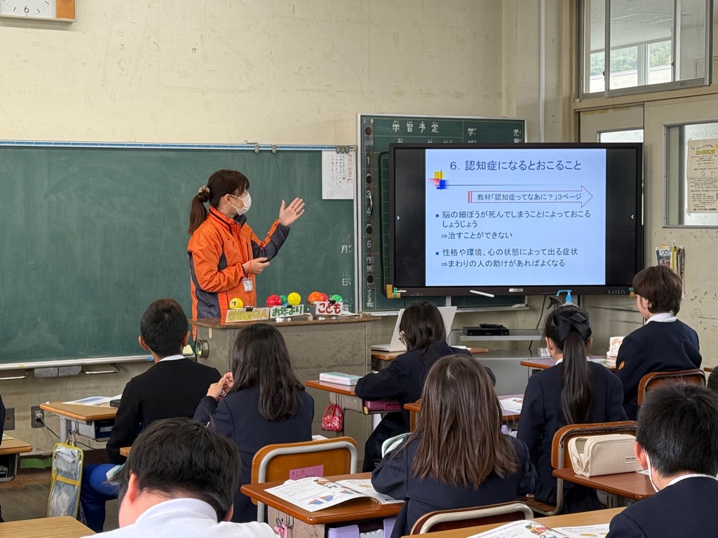R7小学校での認知症サポーター養成講座の様子3